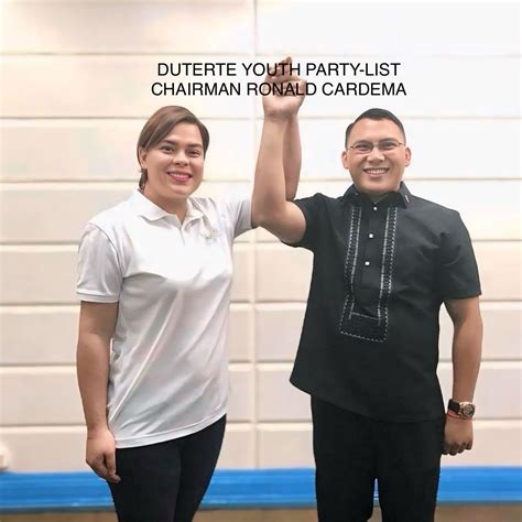 Sa ilalalim ng shower si Shimmer nag finger.